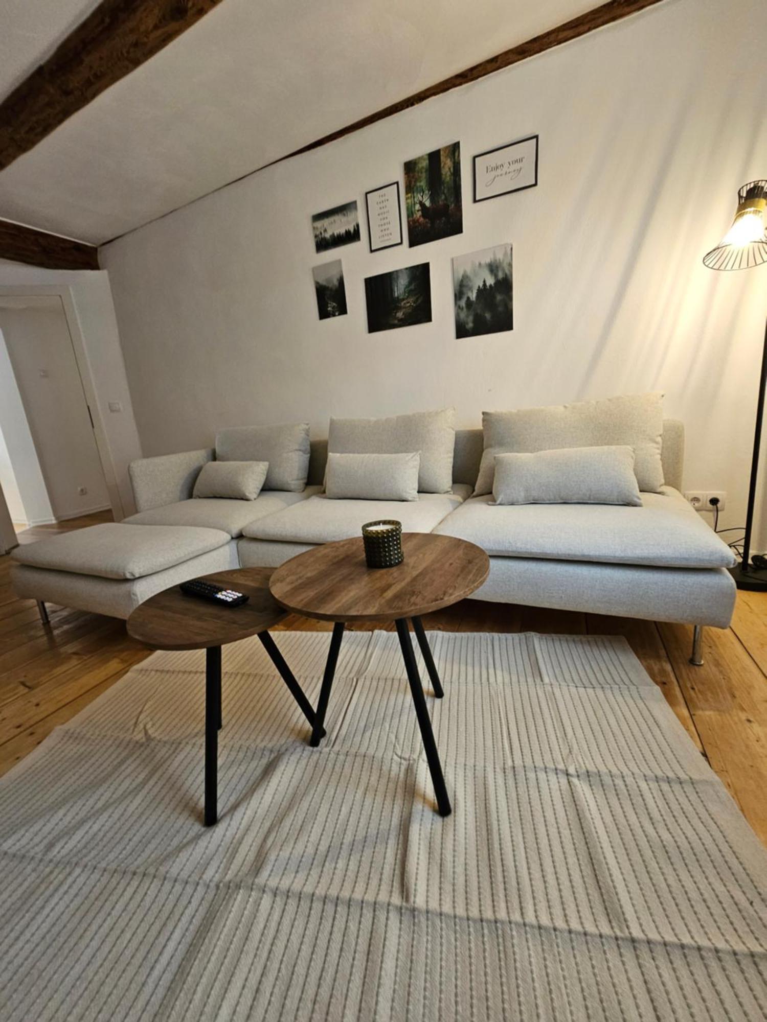 Gruene Strasse 1 *